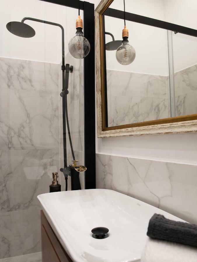 Luxury Apartment By Hi5 - Kalman Imre Suite Budapest Exterior photo
